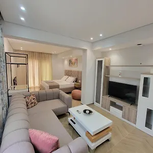 Luxury Studio's J&m Sarandë